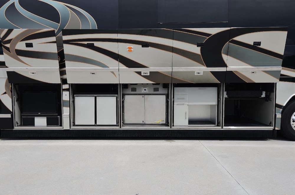 2009 Prevost Featherlite Amadas H3-45 For Sale